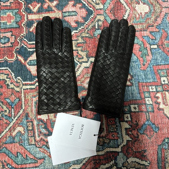 NWT Bottega Veneta Soft Nappa Intreccio Gloves in Fondant size 7 - Picture 3 of 6